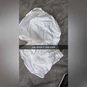 Lululemon Hotty Hot High-Rise Short 4”